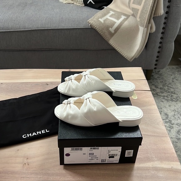 Chanel lambskin sandals, Size 36 - Picture 4 of 10